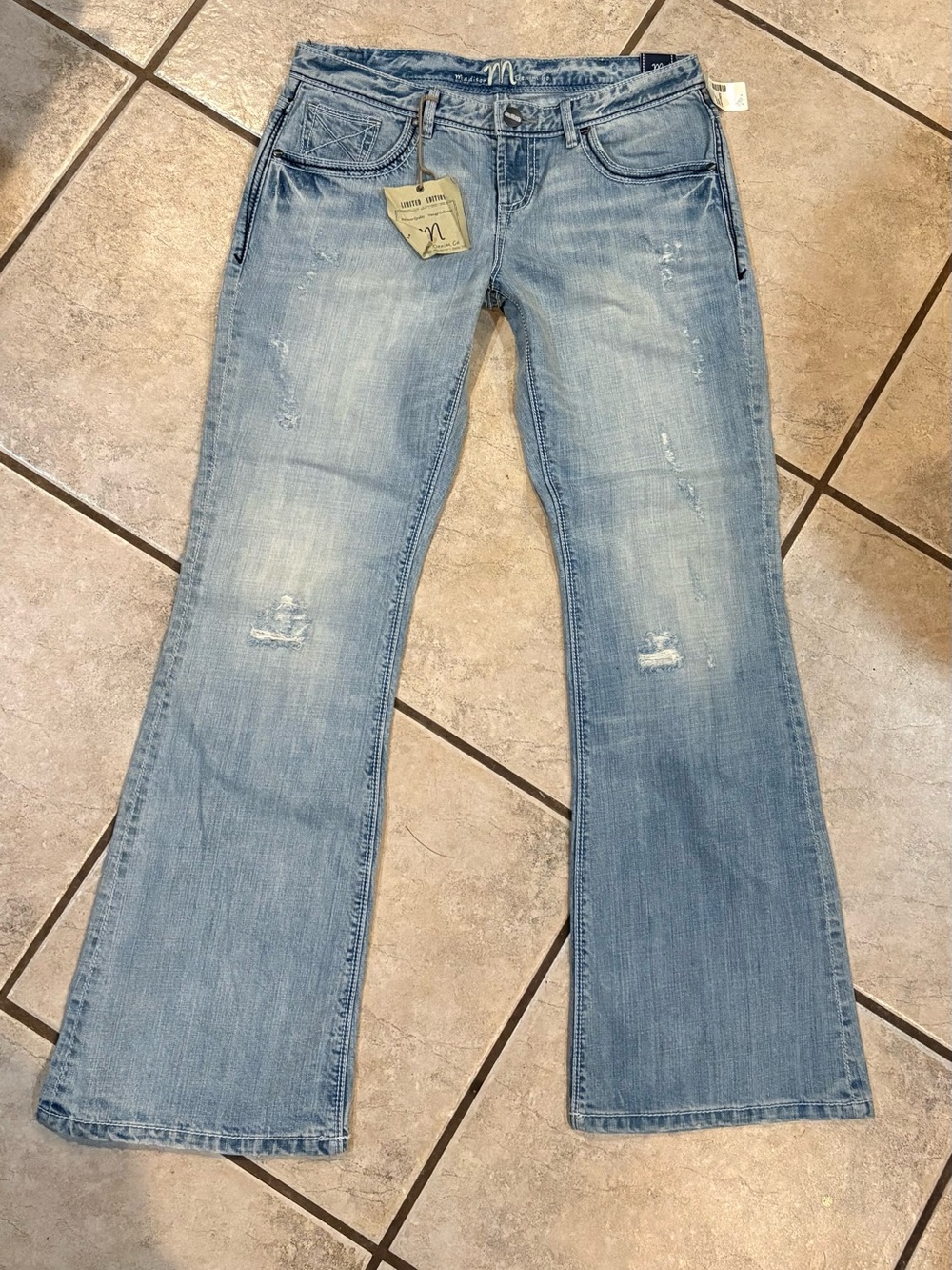 Madison Denim Co Light Wash Distressed Flared bottom SZ 9/10 NWT